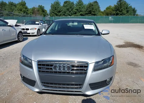 2011 Audi A5 2.0T Premium z USA, uszkodzony, nr VIN WAURFAFRXBA086770